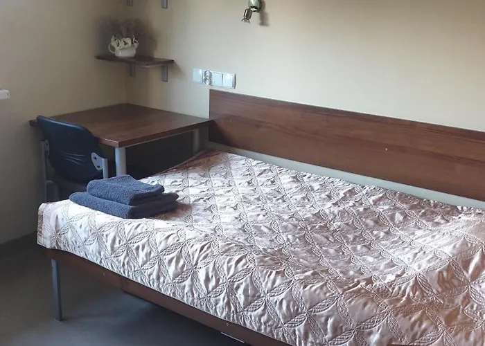 Dom Studencki Zbyszko Auberge de jeunesse *