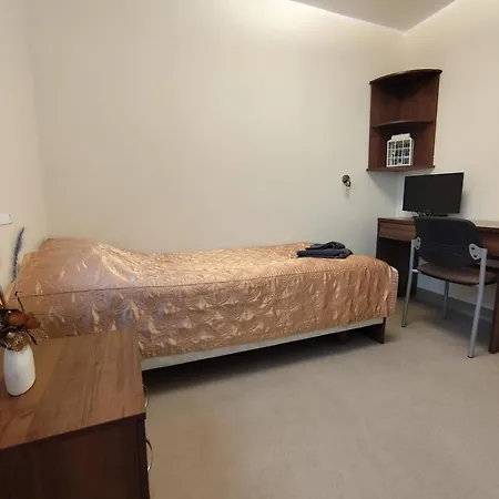 Dom Studencki Zbyszko Hostal *