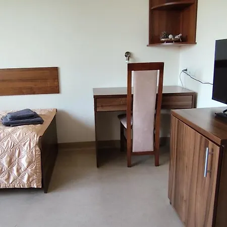 Dom Studencki Zbyszko Hostal *