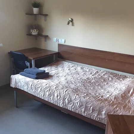 Dom Studencki Zbyszko Hostal *