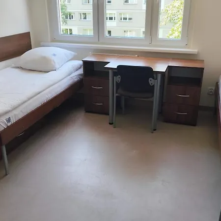 Dom Studencki Zbyszko Hostal *