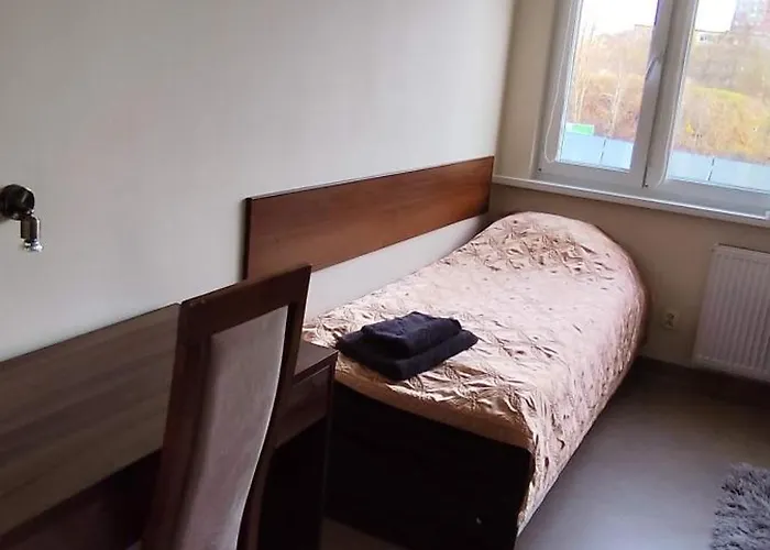 Dom Studencki Zbyszko Hostel *